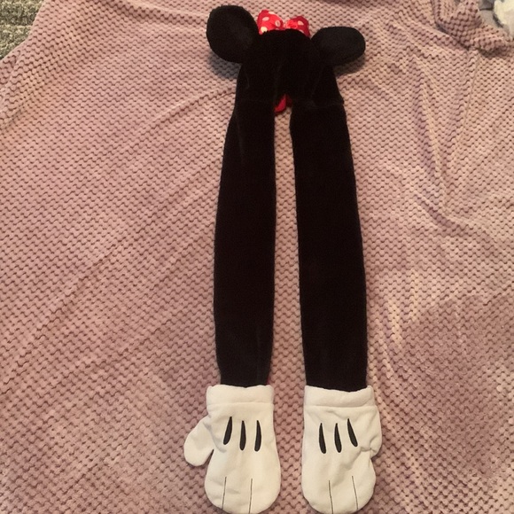 Disney parks Minnie Mouse Mouseketeer  faux fur hood with gloves - Picture 4 of 5